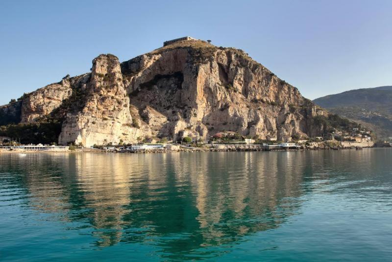 Апартаменты Casa Vitelli - Centro Storico A Due Passi Da Tutto Террачина Экстерьер фото