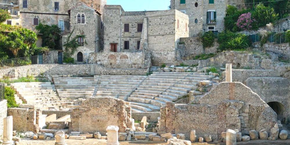 Апартаменты Casa Vitelli - Centro Storico A Due Passi Da Tutto Террачина Экстерьер фото