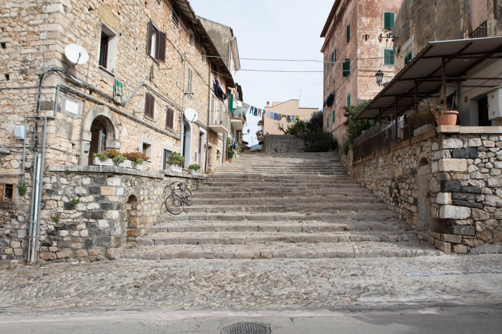 Апартаменты Casa Vitelli - Centro Storico A Due Passi Da Tutto Террачина Экстерьер фото